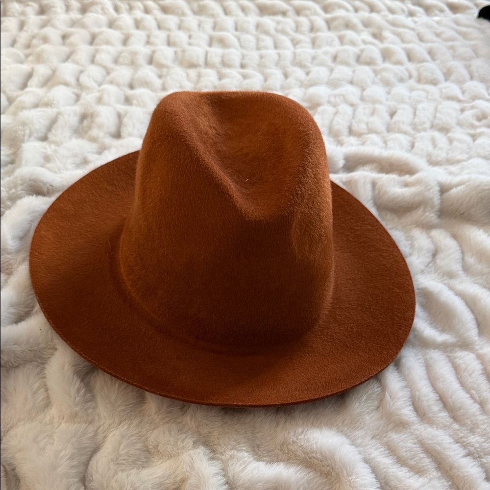 Wyeth brown brim hat